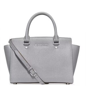 Michael Kors Selma medium in pearl gray